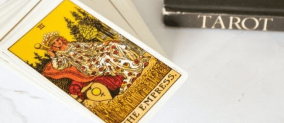 How to Read Tarot Cards: A Beginner’s Guide to Tarot Reading